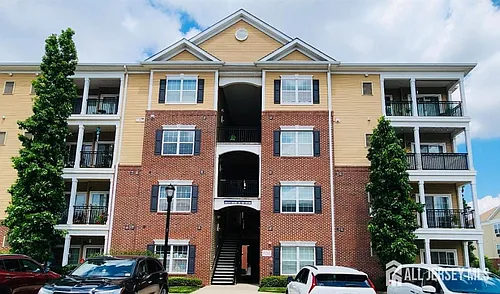 542 E Celebration Way Photo 1