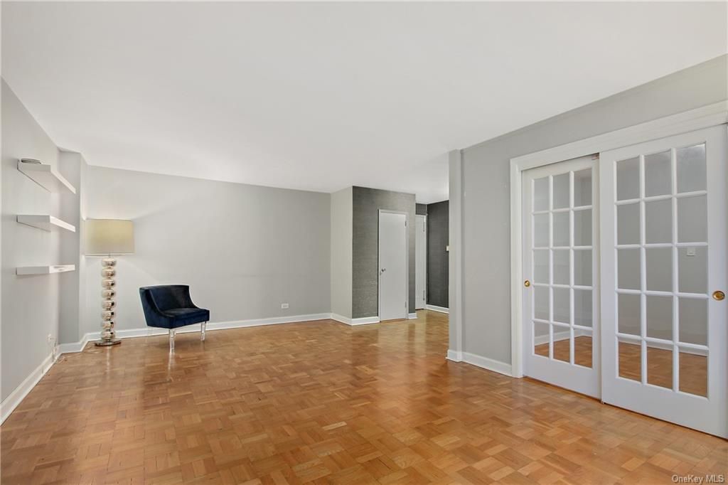 3 Bed 2 Bath Property, New York • 1,300 Sq Ft