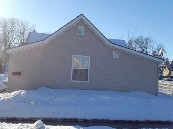 103 Kneale Ave S, Thief River Falls, MN 56701