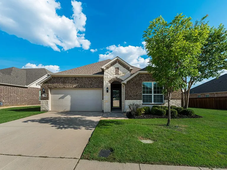 2668 Yacht Club Dr — Photo 2