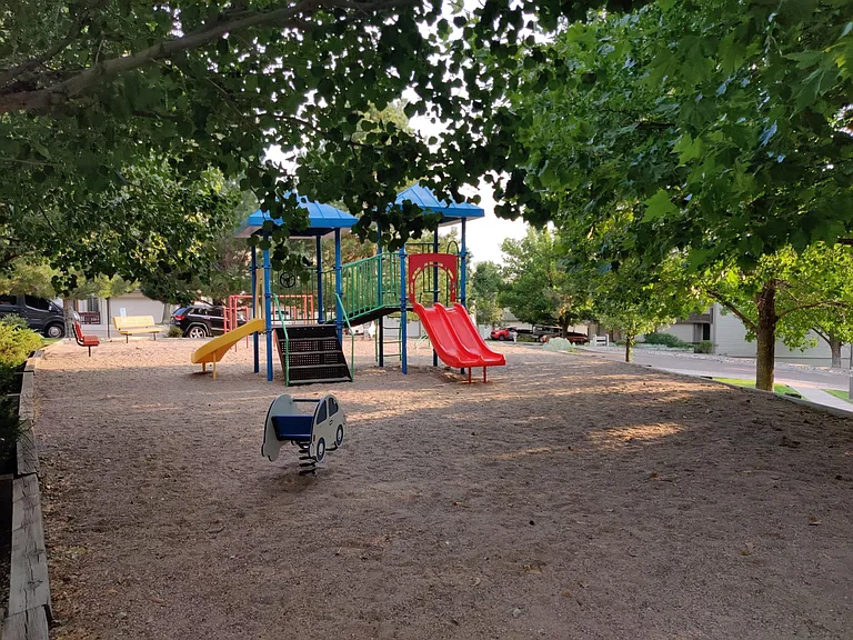 76 Loma Vista Dr — Photo 28