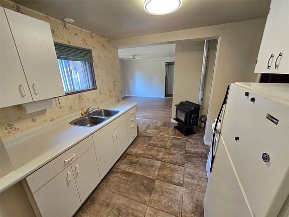 4th image of 404 Haywood Rd
