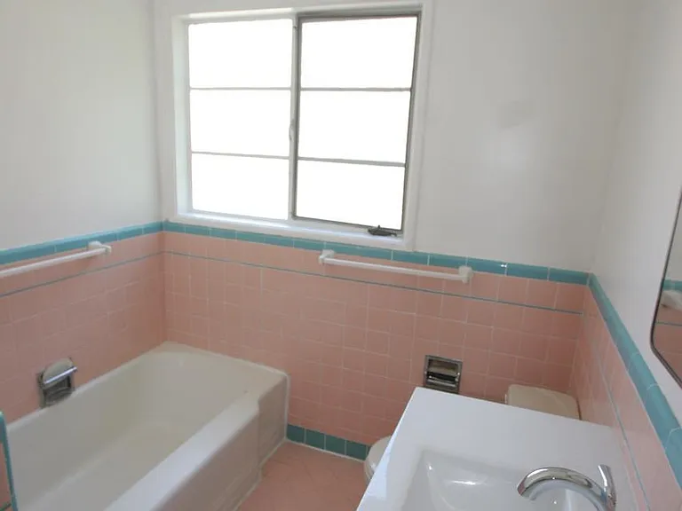 1227 S Sherbourne Dr #4 — Photo 13