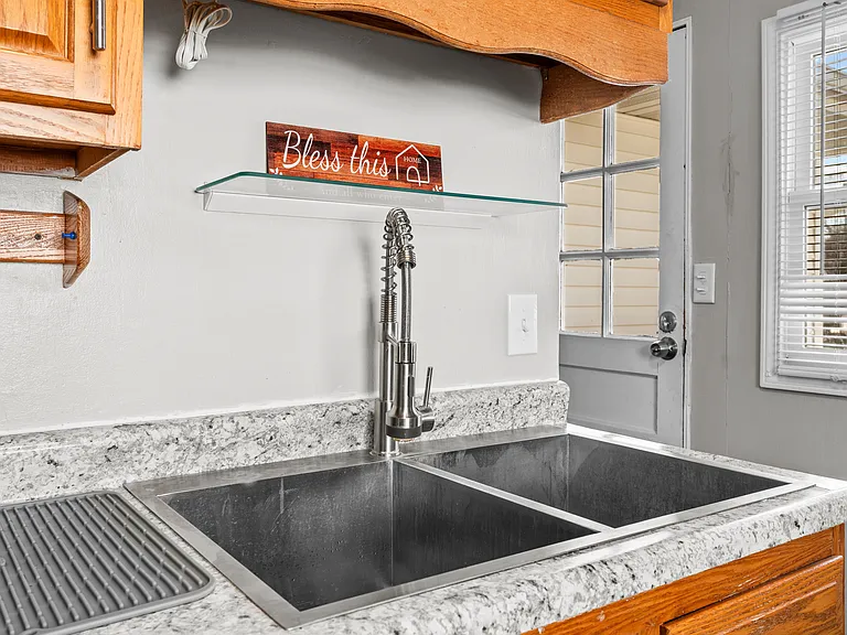 1122 Winthrop Ln — Photo 25