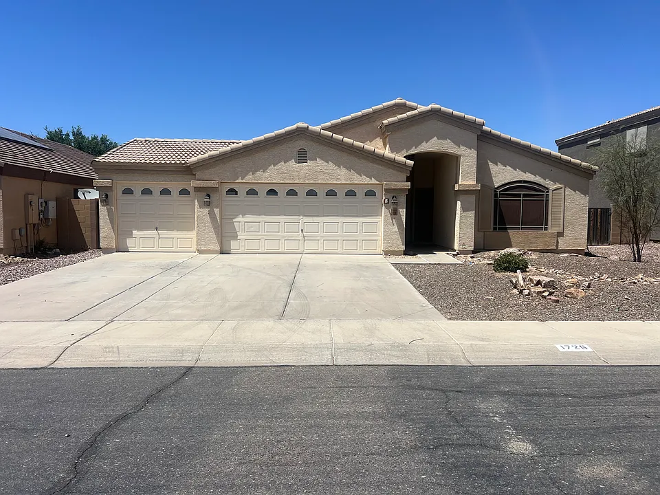 1726 E Oquitoa Dr