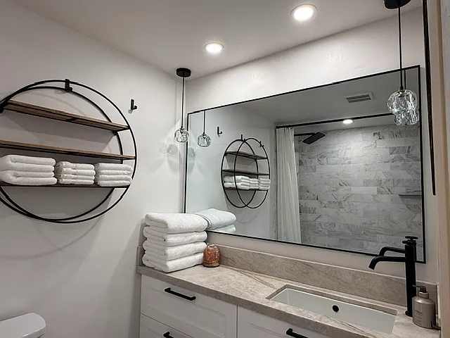 7610 N Lake Blvd #33 — Photo 3