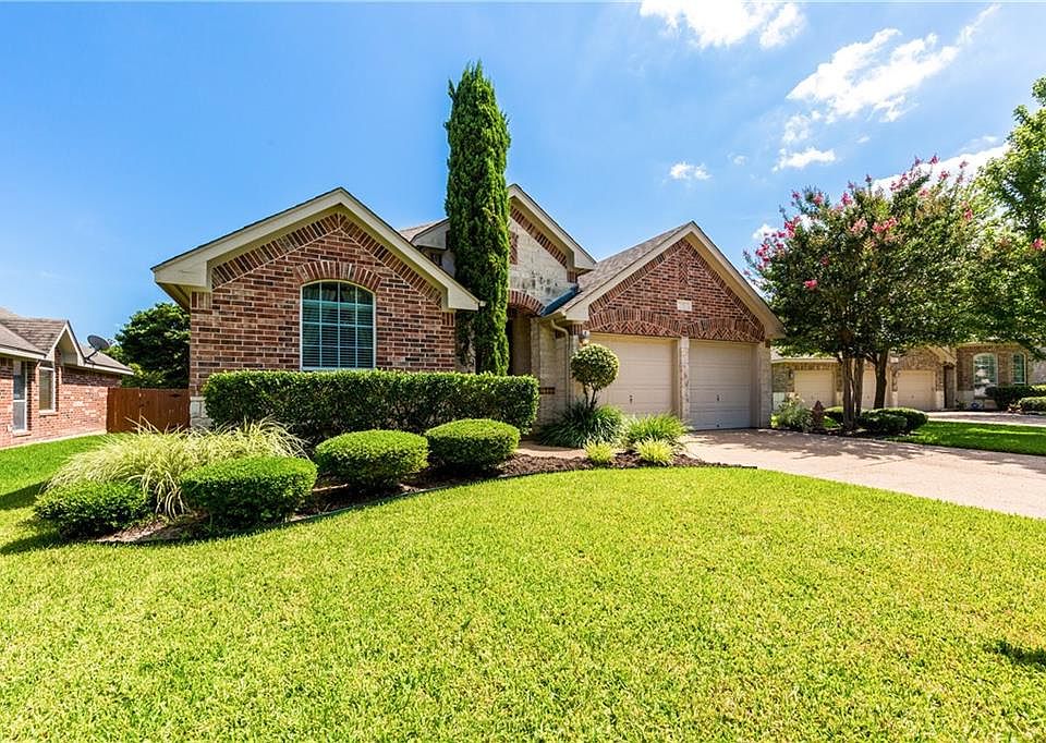 1st image of 2916 Plantation Dr