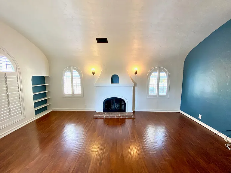 11319 Martha St — Photo 5