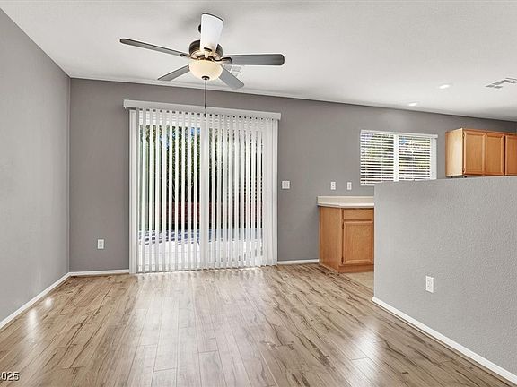 4th image of 3703 Laguna Veneta Ave