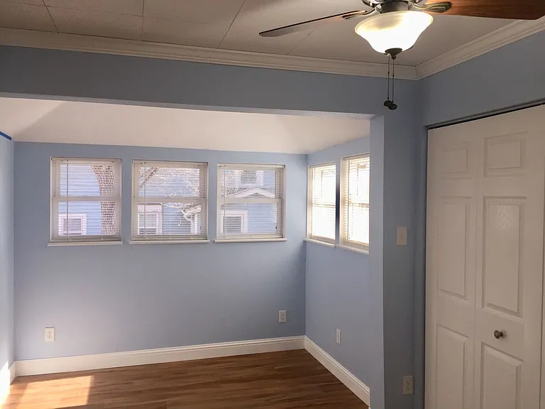526 W Dale St — Photo 12
