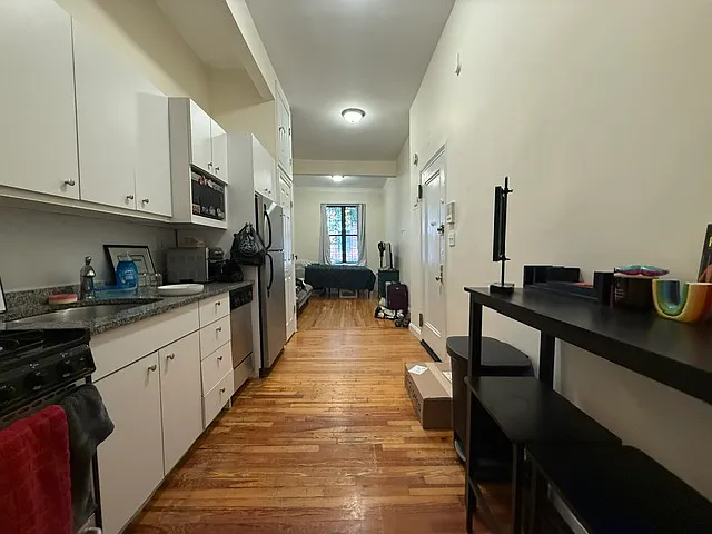 306 E 78th St #1N — Photo 1