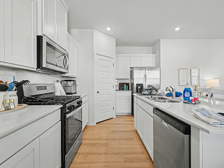 4885 Triangle St — Photo 4