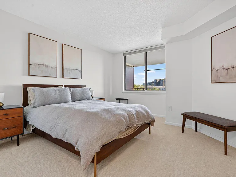 10101 Grosvenor Pl #614 — Photo 11