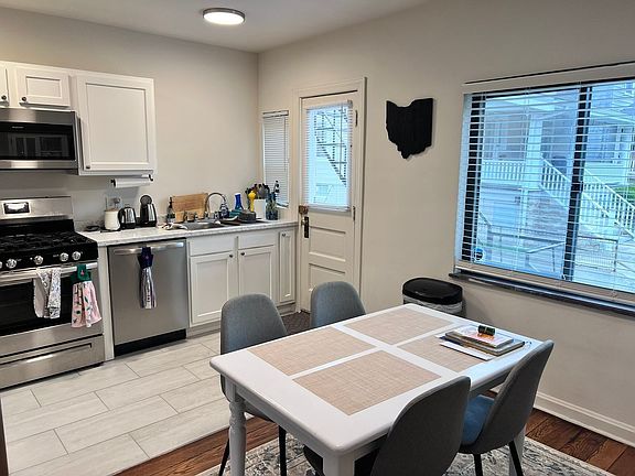 4th image of 2919 Victoria Ave APT 2