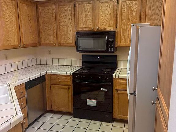 5th image of 25505 Compton Ct APT 111