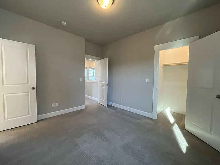7002 SE Genrosa St — Photo 45