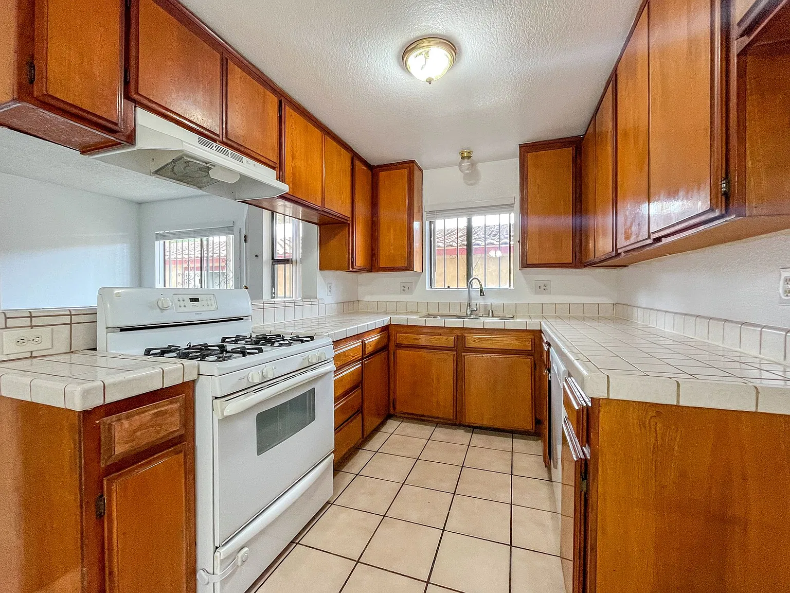 11943 Grevillea Ave — Photo 3
