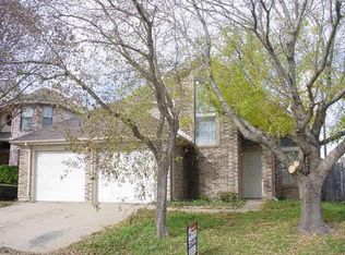 904 Thorton Dr, Cedar Hill, TX