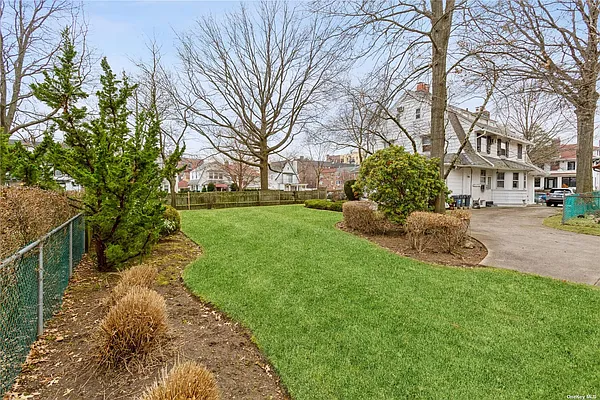 Sold by Prime Realty | media 30