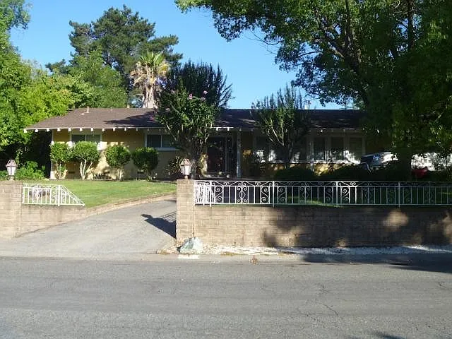 4913 Tommar Dr photo 1