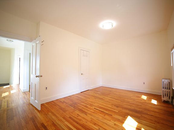 5th image of 11 Fairview Ave #B