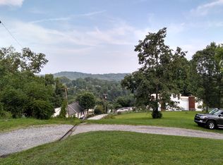 Airview Drive, Charleston, WV 25302