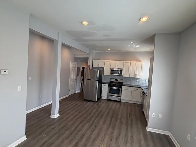 102 Ridgway St #1 — Photo 1