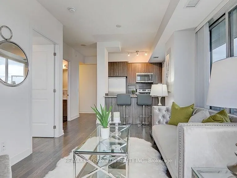 9201 Yonge St #1704 — Photo 21