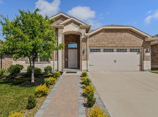 613 Heartland Dr, Red Oak, TX 75154