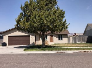 2122 Idanha Ave, American Falls, ID 83211