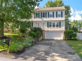 327 Haldeman Dr, Cranberry Township, PA 16066