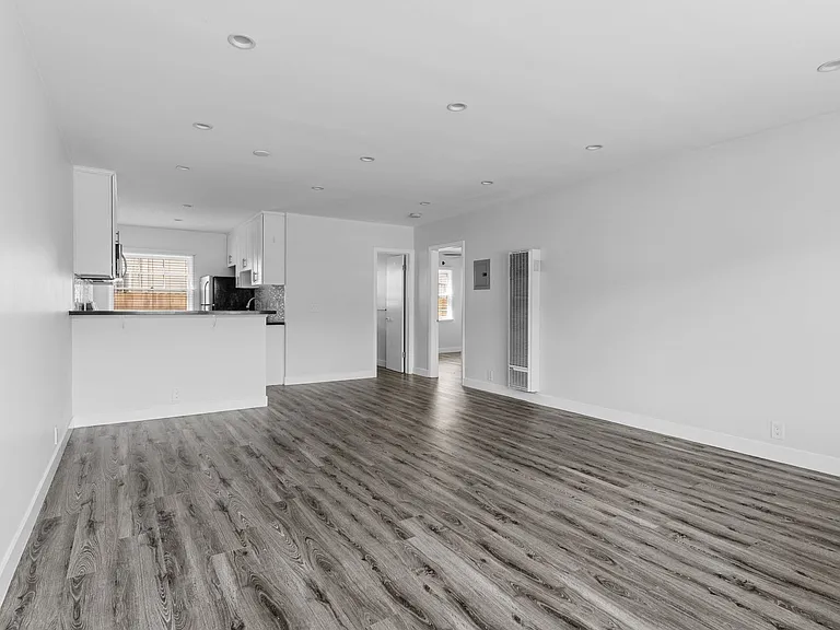 241 Bonito Avenue — Photo 12