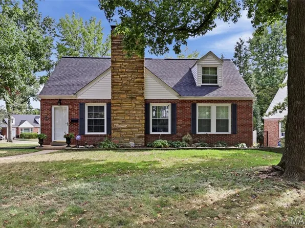 424 Greenleaf Dr, Saint Louis, MO 63122