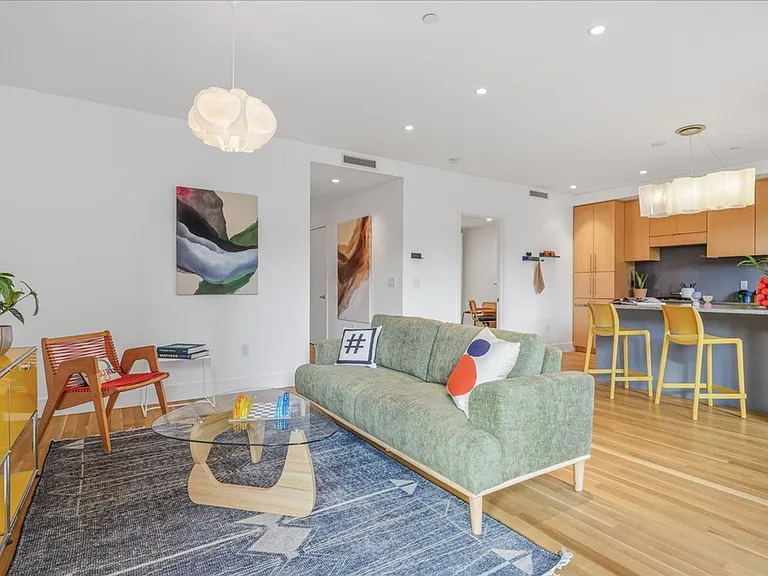 937 NW Glisan St #435 — Photo 6