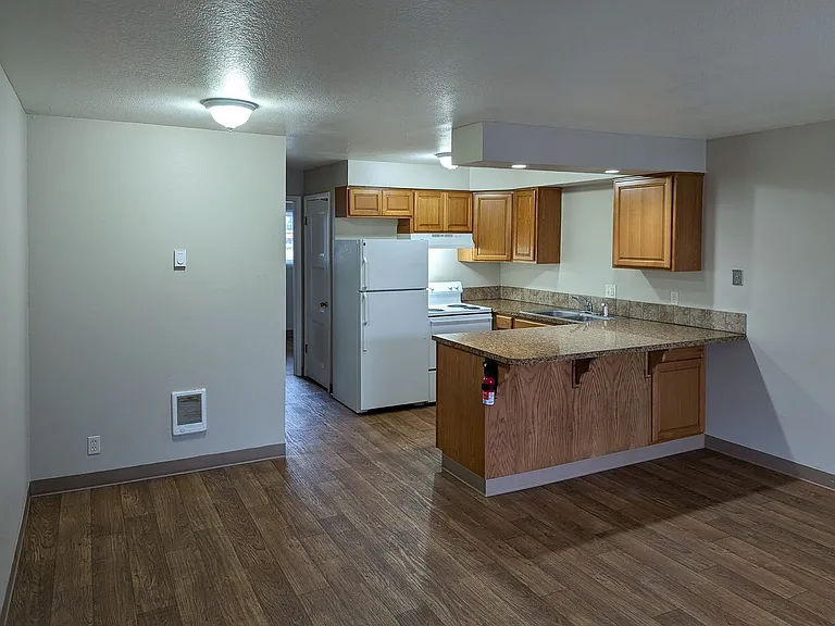 2855 Front 2865 St NE — Photo 26