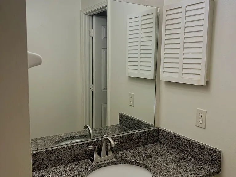 2905 Burch Ave #12 — Photo 45
