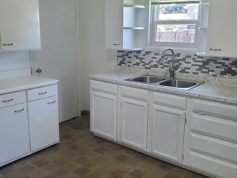 Bright kitchen