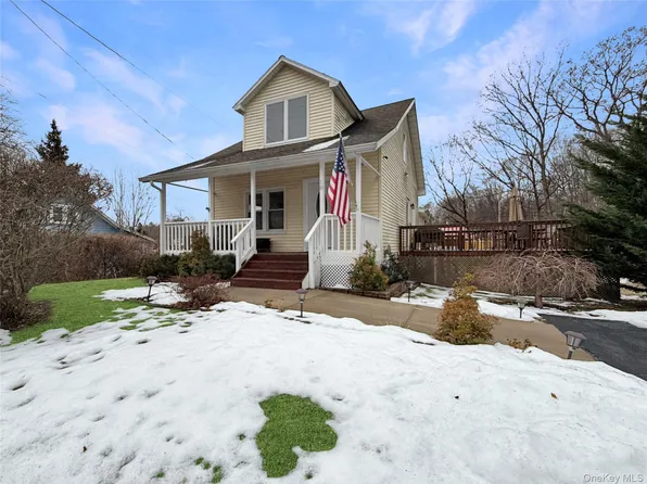 18 Grove Street, Highland, NY 12528