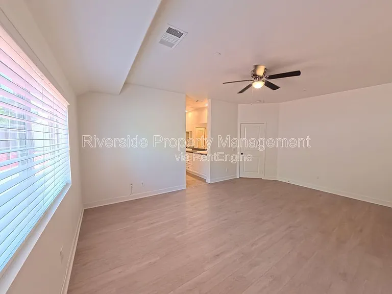 2921 Gibson St — Photo 30
