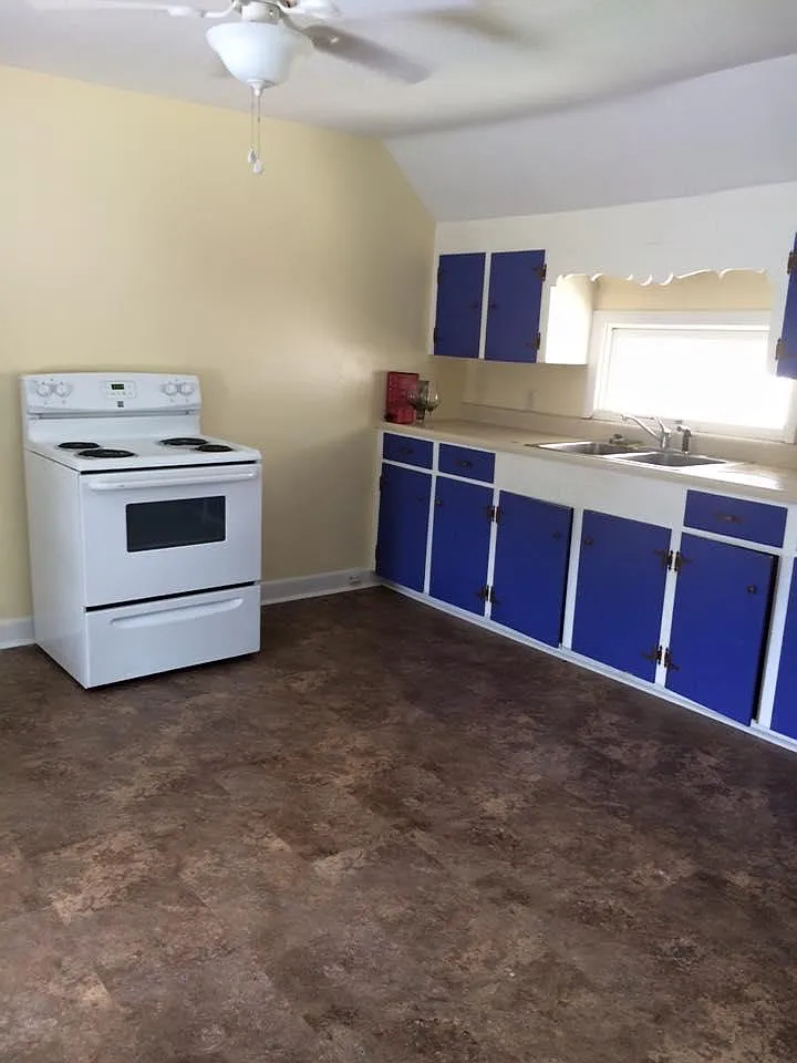 3 bed, 1000 sqft, $2,700 — Photo 4