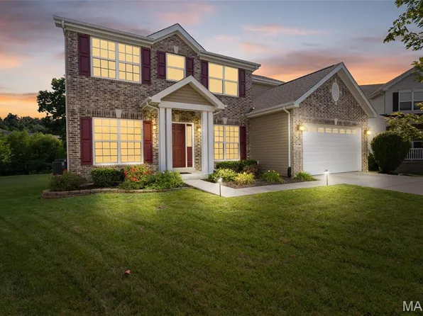 1004 Autumn Valley Ct, Fenton, MO 63026