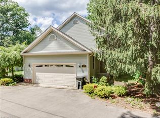 179 Riverside Pl, Akron, OH 44310