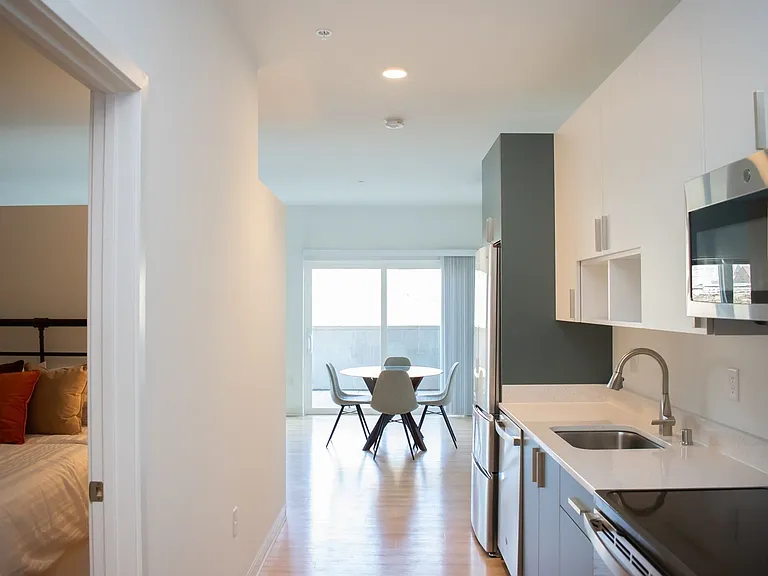 Element Apartments — Photo 13
