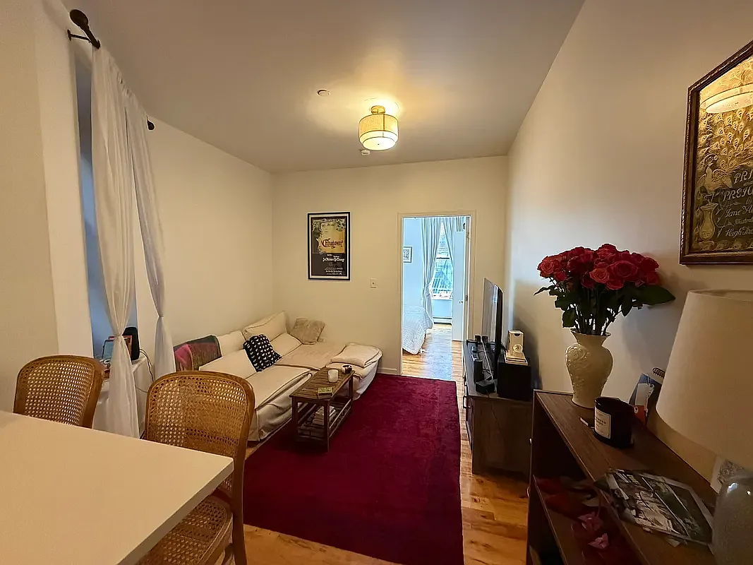 122 Allen Street — Photo 4