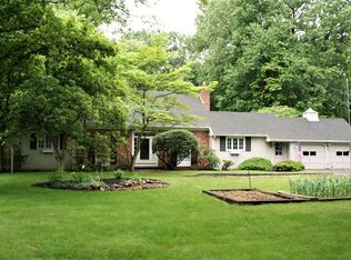 127 Farm Brook Dr, Rochester, NY 14625