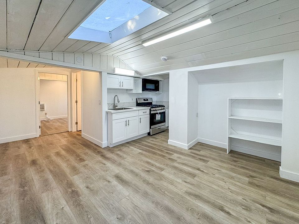 1st image of 2219 3rd St APT 8