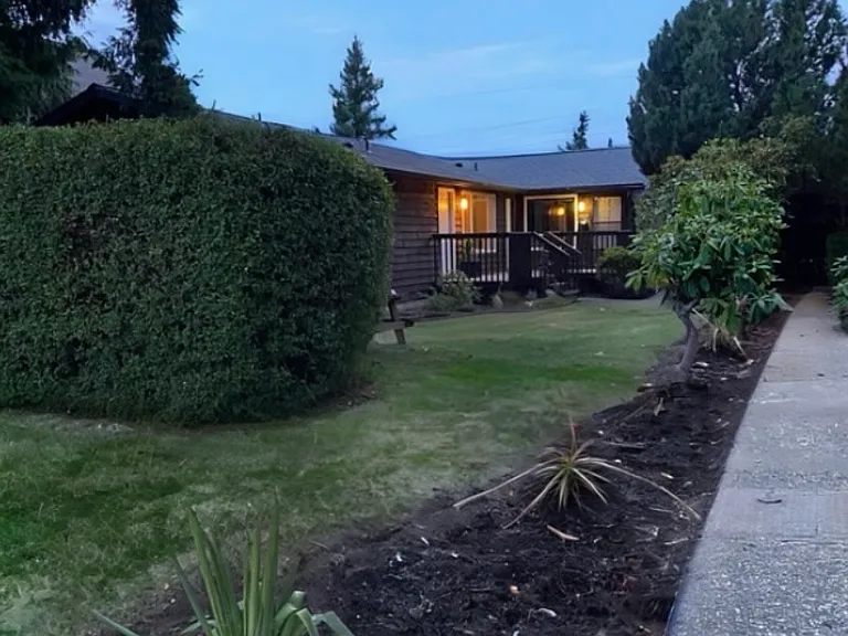 2821 Pacific St — Photo 2