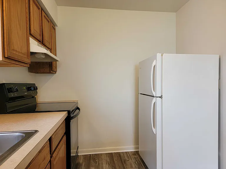 1008 Williamsburg Rd — Photo 9