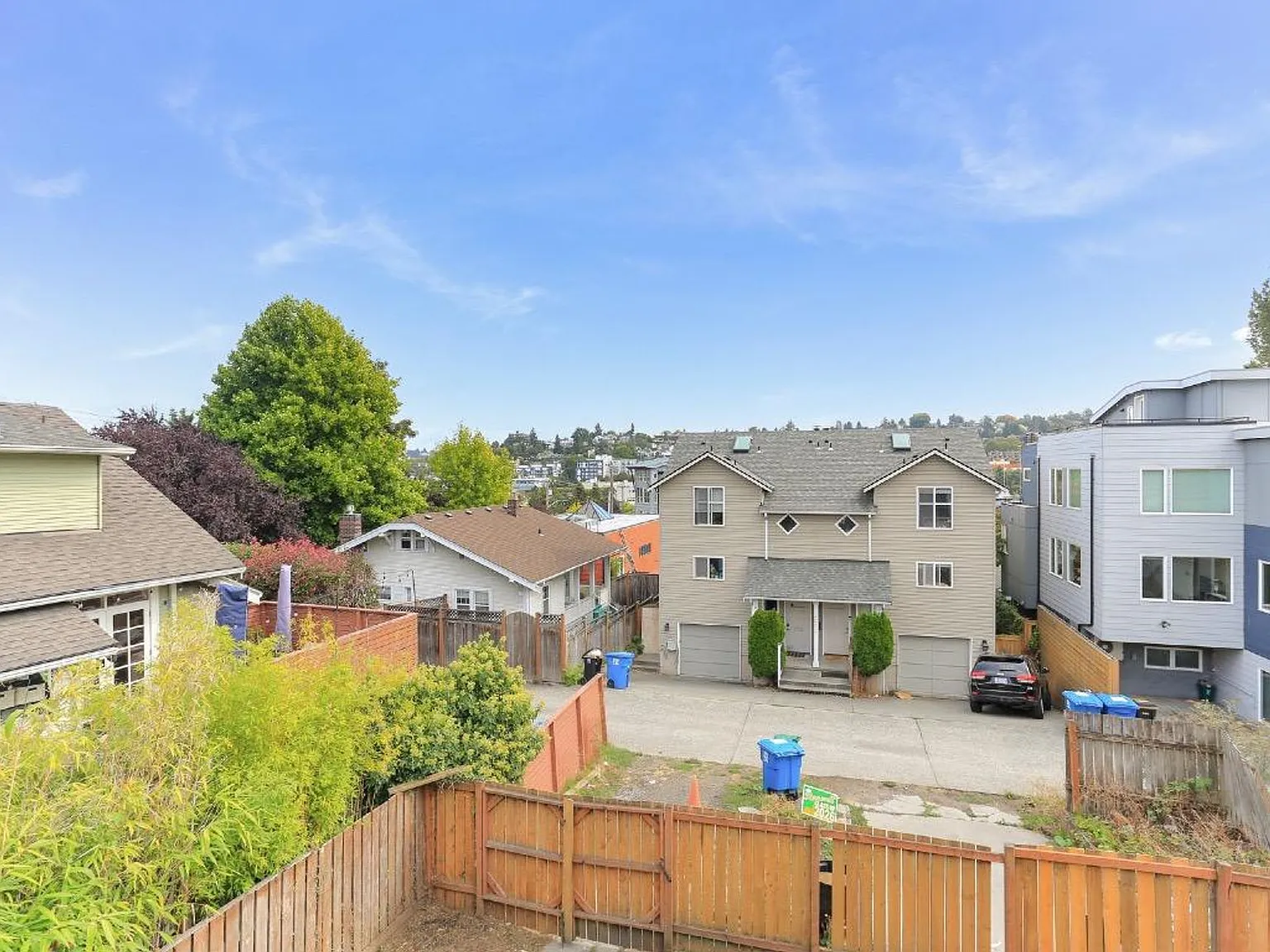 Magnificent Upper Unit in Duplex in/near Magnolia — Photo 3