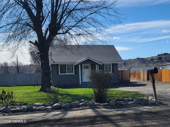 360 S Kershaw Dr, Yakima, WA 98908
